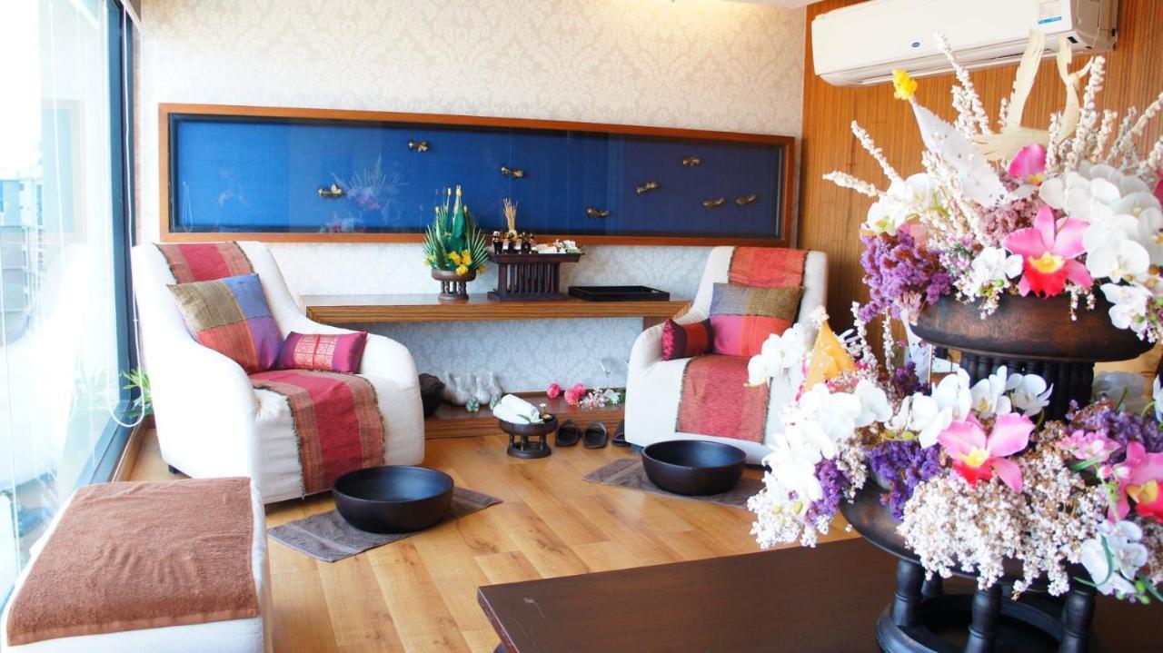 The Astra Chiang Mai Family Room Екстериор снимка