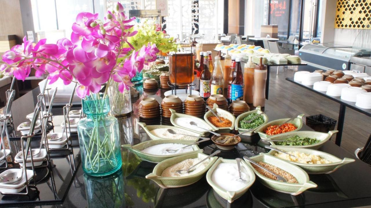 The Astra Chiang Mai Family Room Екстериор снимка