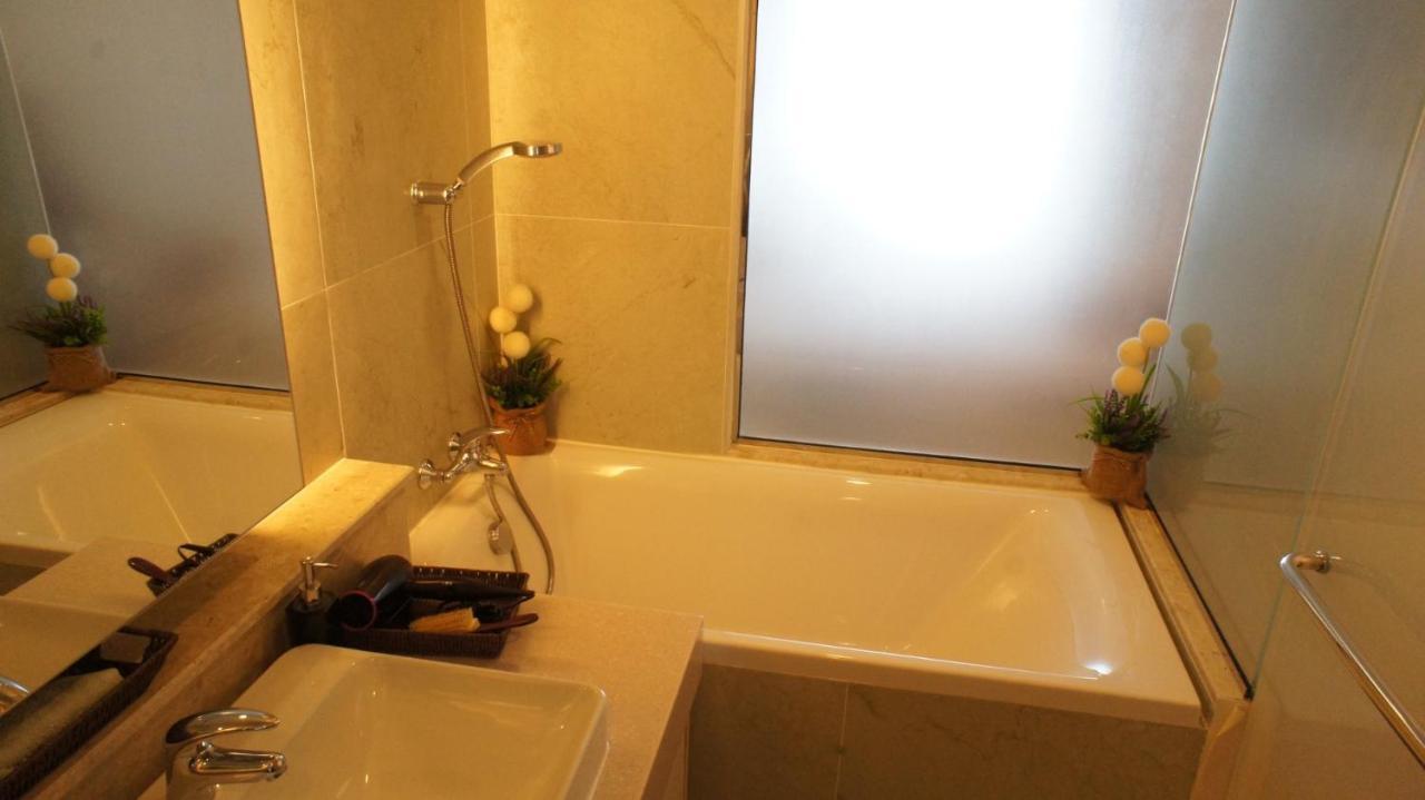 The Astra Chiang Mai Family Room Екстериор снимка