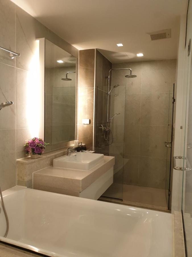 The Astra Chiang Mai Family Room Екстериор снимка