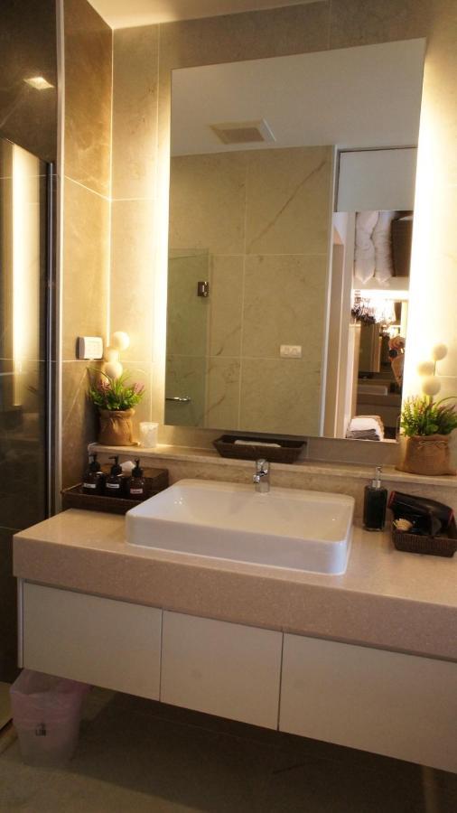 The Astra Chiang Mai Family Room Екстериор снимка